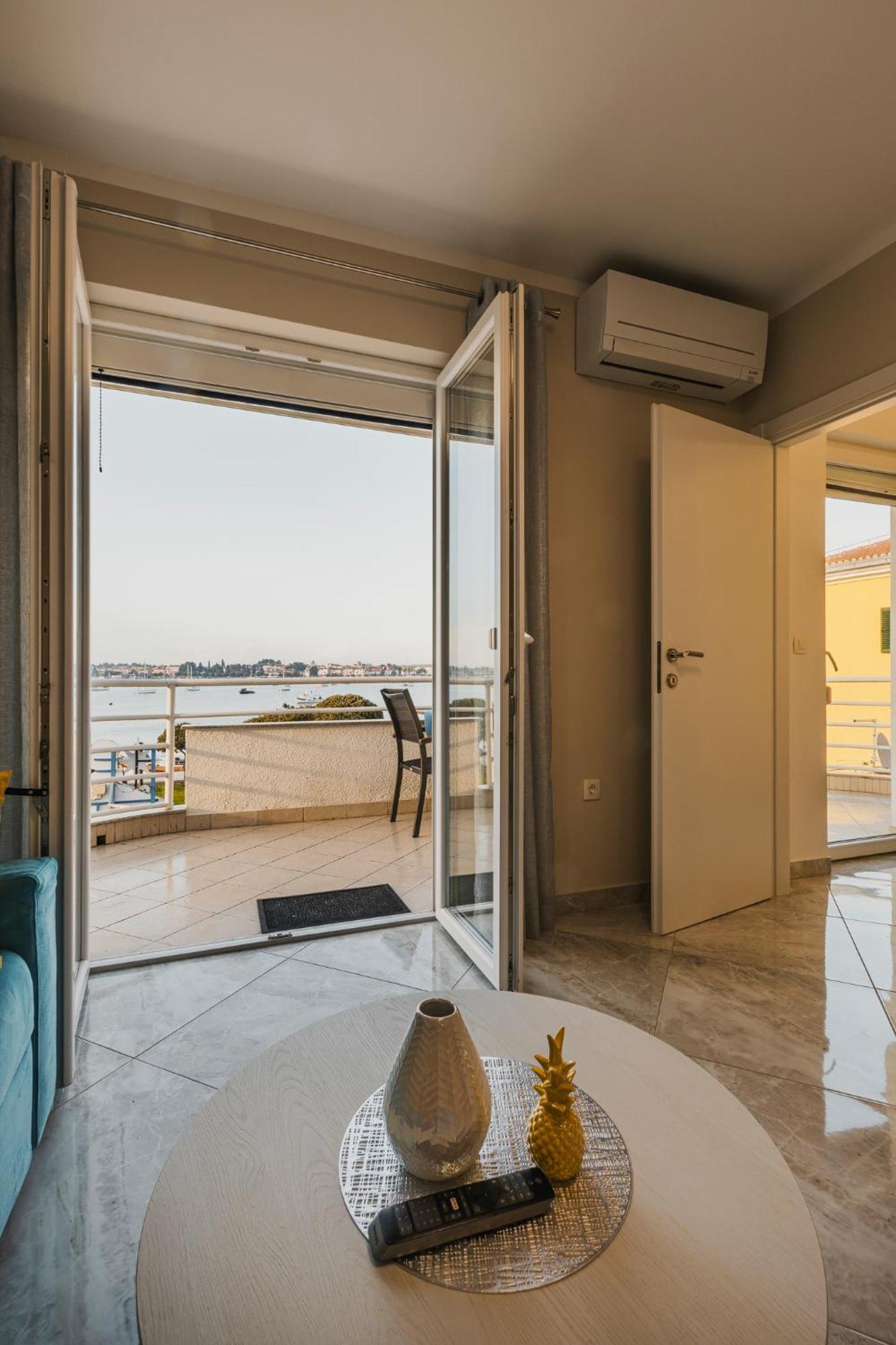 Bluemarine Apartment Umag Bagian luar foto